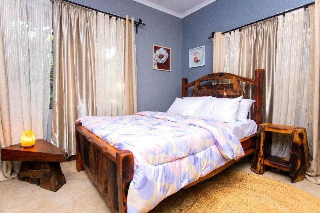Moshi Urban Hostel And Backpackers Esterno foto