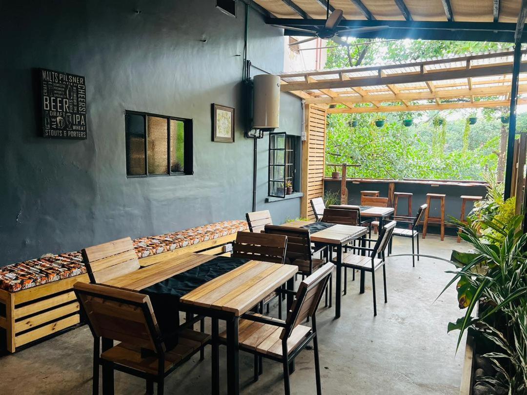 Moshi Urban Hostel And Backpackers Esterno foto